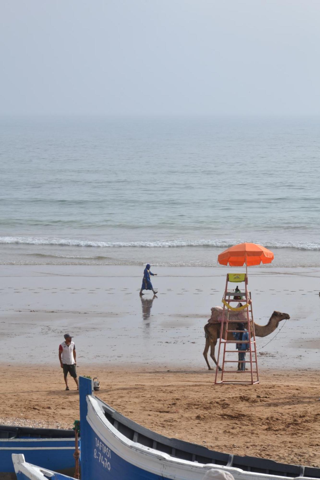 Playa Del Sol Surf House Hostel Tamraght Bagian luar foto